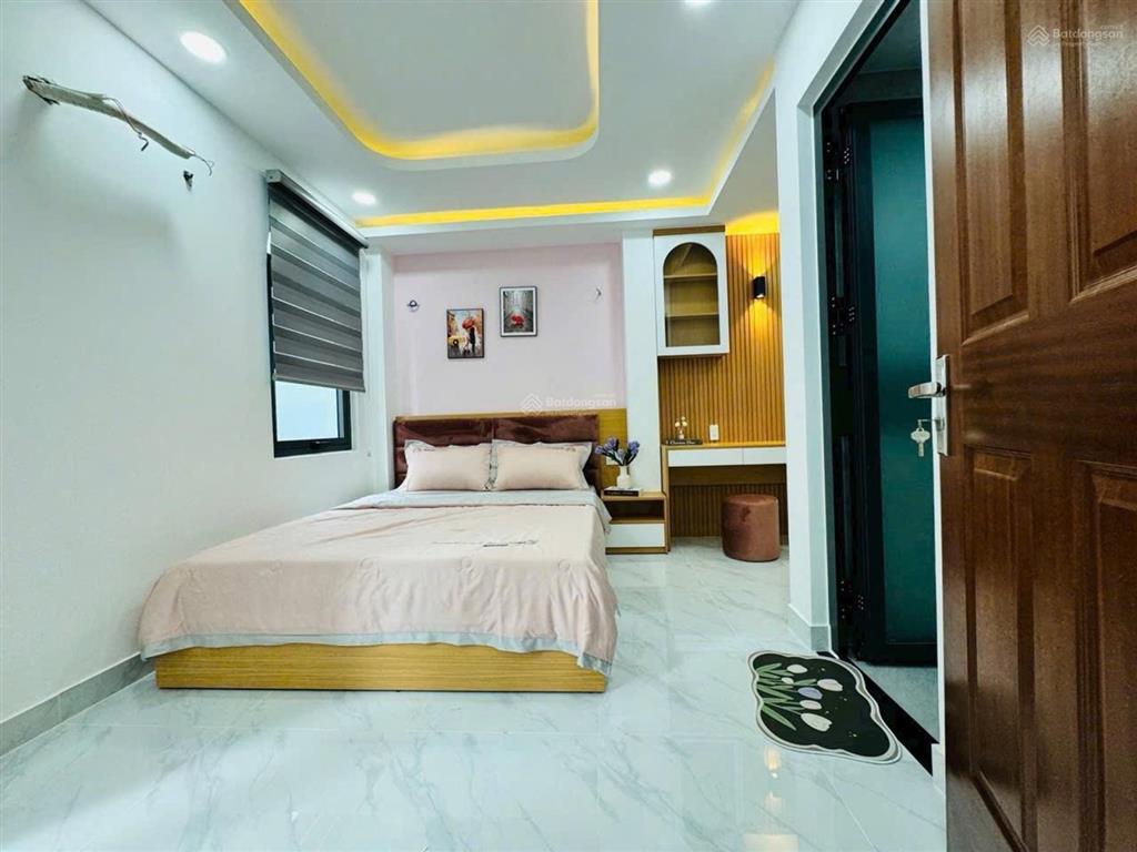 Nhà 31m², 5 tầng, đường lê quang định, 7.6 tỷ