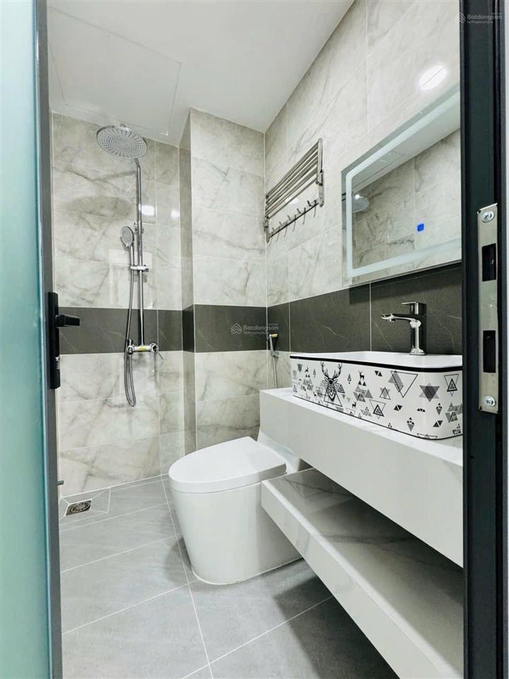 Nhà 31m², 5 tầng, đường lê quang định, 7.6 tỷ