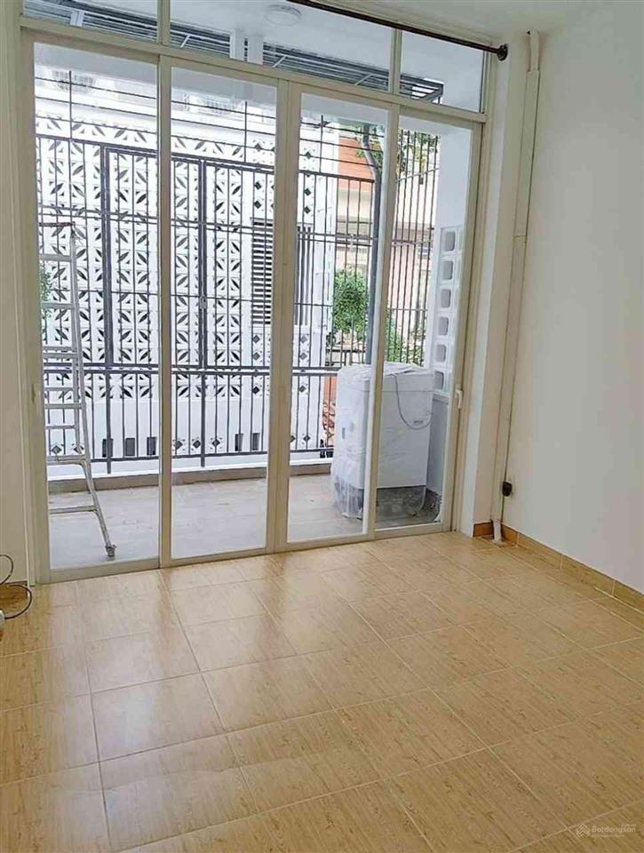 Nhà 36m, 2 tầng, đường trần kế xương, 5,9 tỷ
