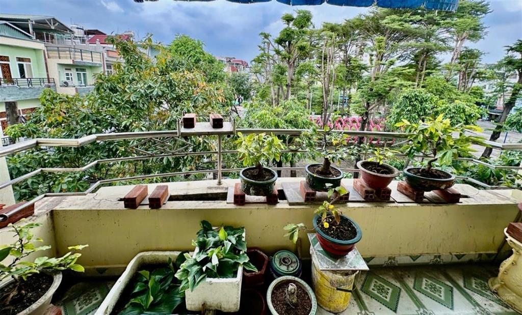 Bán nhà đối diện công viên đường số 18a gần đỗ xuân hợp 8,9 tỷ