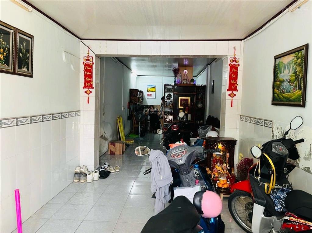 Nhà 51m, 2 tầng, ngay đường phan đăng lưu rẽ vào 6,5 tỷ