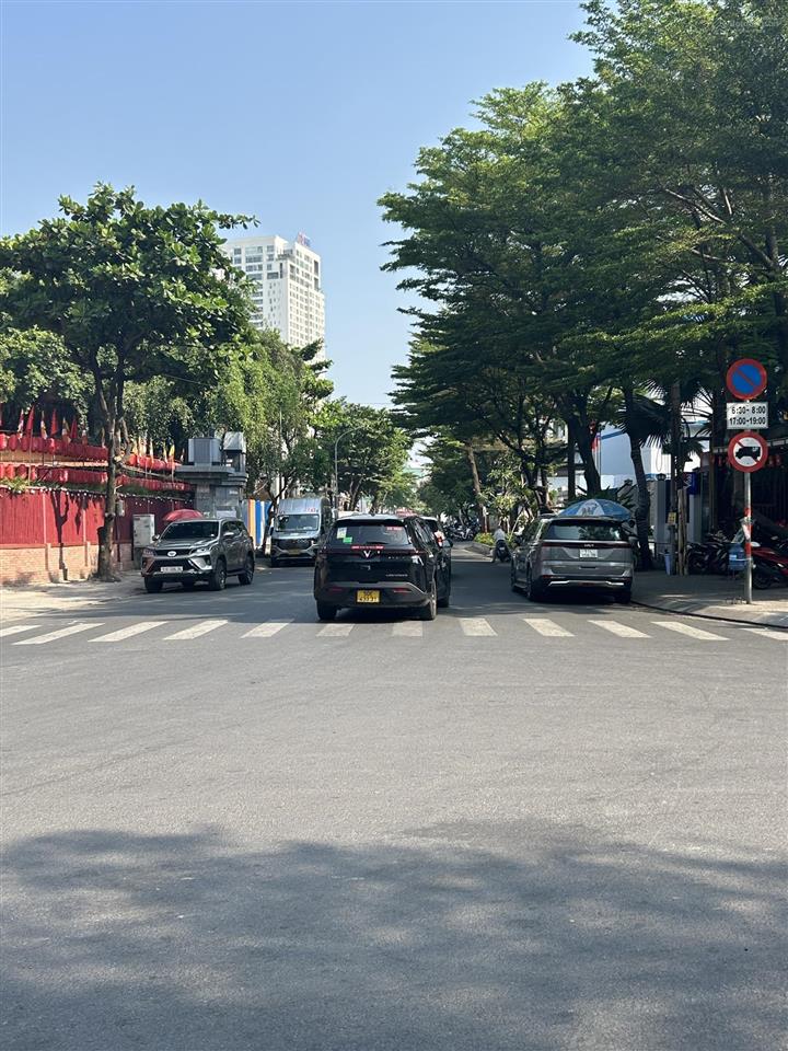 Nhà 5 x 18m, khu quốc hương  phường thảo điền, bán 23 tỷ