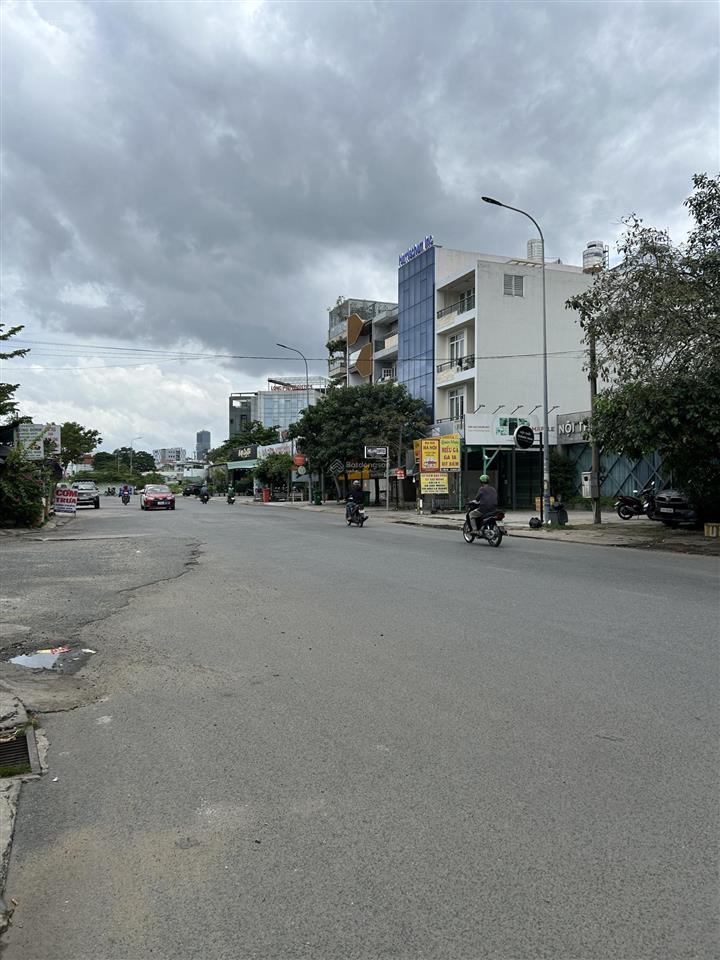 Bán nhà cạnh đường trần lựu  p. an khánh, giá 24 tỷ