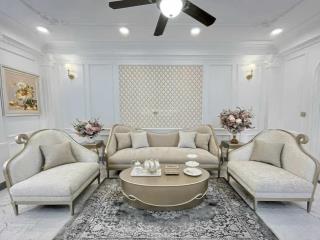 Bán nhà đồng cổ  tây hồ  42m  6 tầng  9.8 tỷ  nhà đẹp dân xây  nội thất xịn  gần phố.