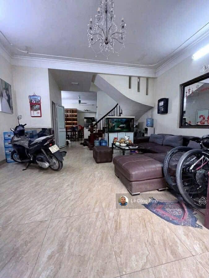 Nhật chiêu  104m  lô góc  ô tô 7 chỗ vào nhà  view hồ tây  hơn 40 tỷ