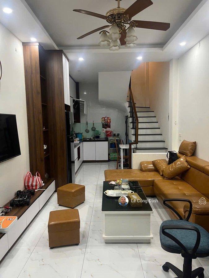 Lô góc  34m  nhà đẹp  ngõ thông  lạc long quân  hơn 8 tỷ
