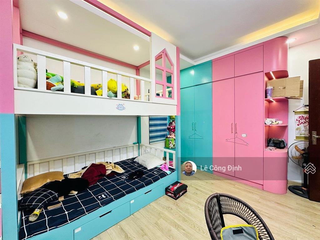 Lô góc thoáng sáng  6 tầng  full nội thất  lạc long quân  9.3 tỷ