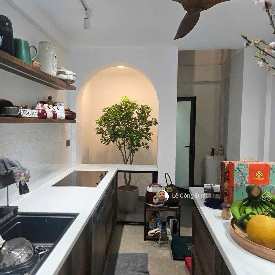 Thụy khuê  nguyễn đình thi  7 thang máy  view hồ tây lộng gió  nhà đẹp ở ngay
