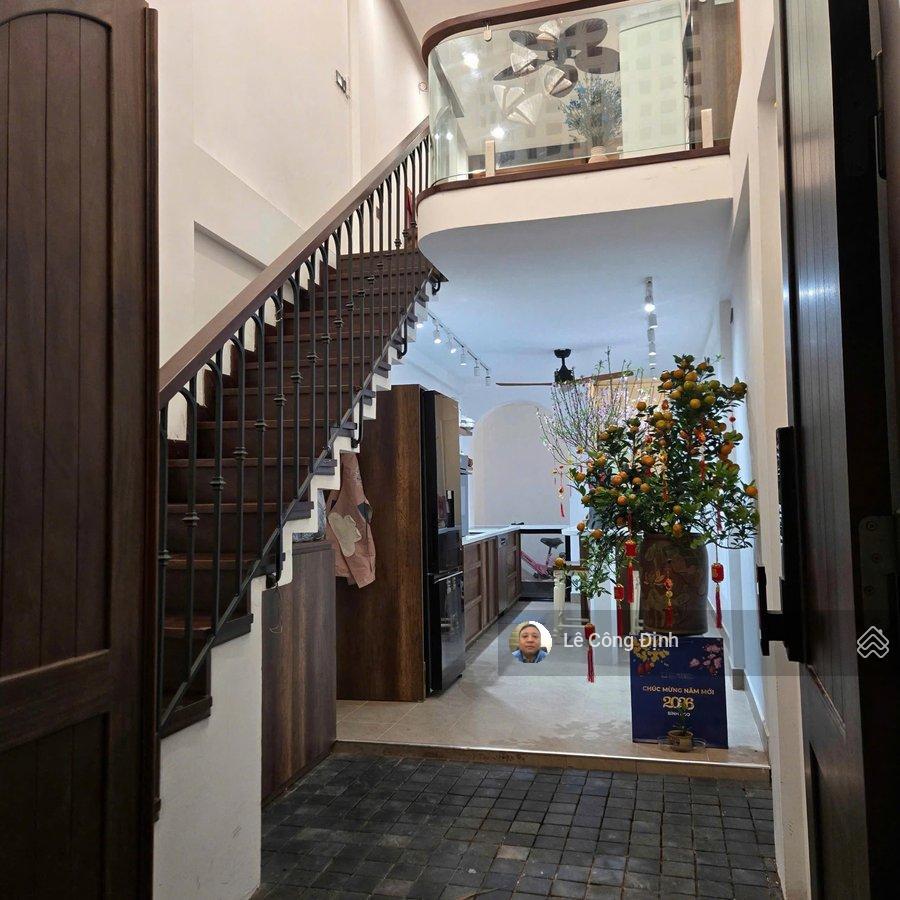 Thụy khuê  nguyễn đình thi  7 thang máy  view hồ tây lộng gió  nhà đẹp ở ngay