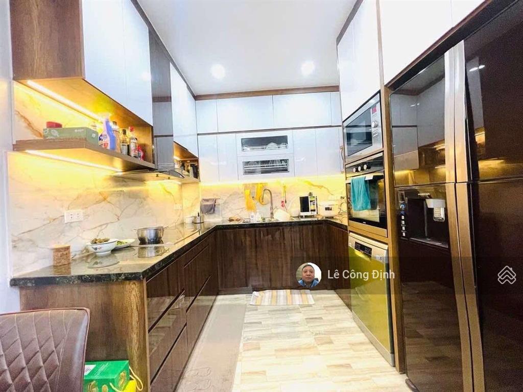 Bán nhà lạc long quân  tây hồ  42m  5 tầng  mt 5m  ngõ thông  ô tô vào nhà  17 tỷ