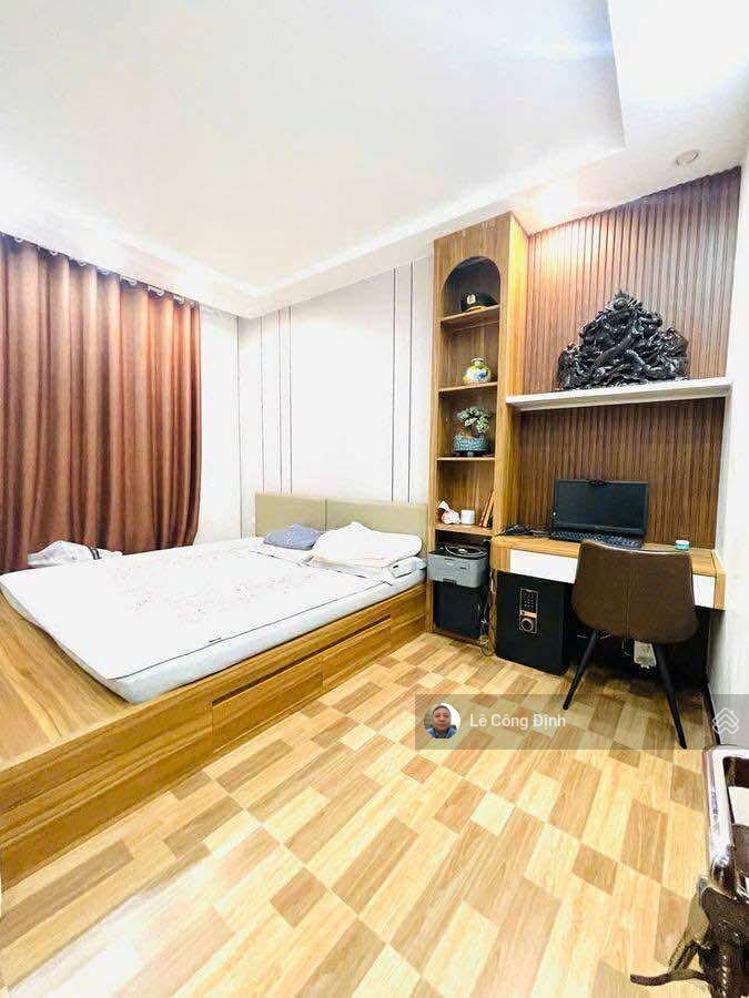 Bán nhà lạc long quân  tây hồ  42m  5 tầng  mt 5m  ngõ thông  ô tô vào nhà  17 tỷ