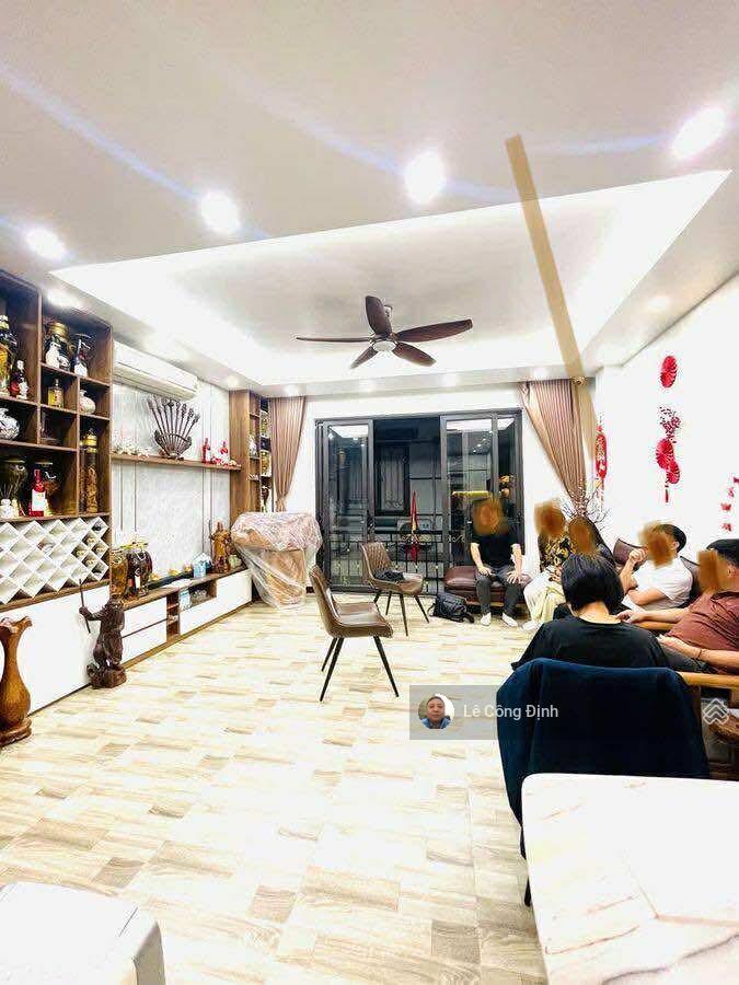 Bán nhà lạc long quân  tây hồ  42m  5 tầng  mt 5m  ngõ thông  ô tô vào nhà  17 tỷ