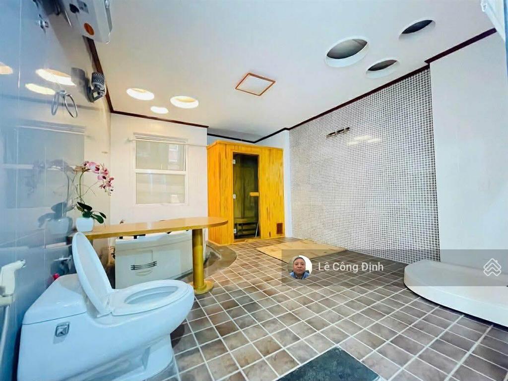 Bán nhà lạc long quân  tây hồ  52m  5 tầng 1 hầm  mt 4.3m  ngõ thông  ô tô 7 chỗ  hơn 18 tỷ