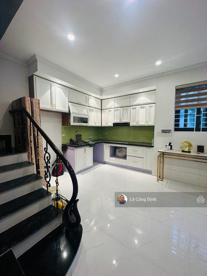 Bán nhà lạc long quân tây hồ 72m2 5 tầng thang máy nhà mới đẹp hơn 15 tỷ