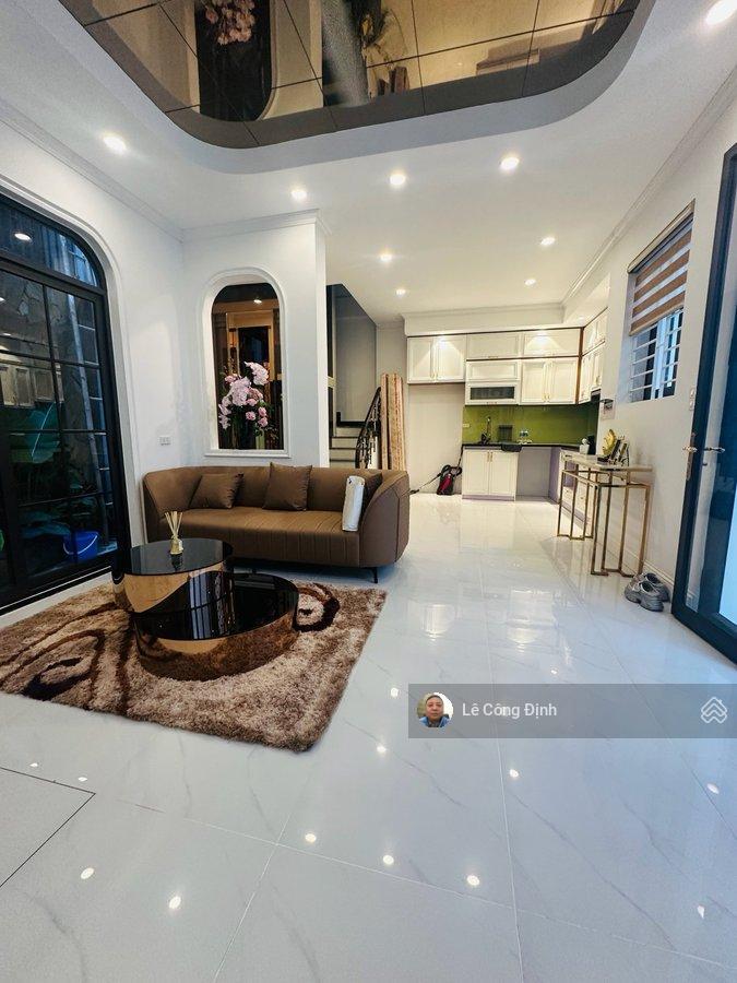 Bán nhà lạc long quân tây hồ 72m2 5 tầng thang máy nhà mới đẹp hơn 15 tỷ