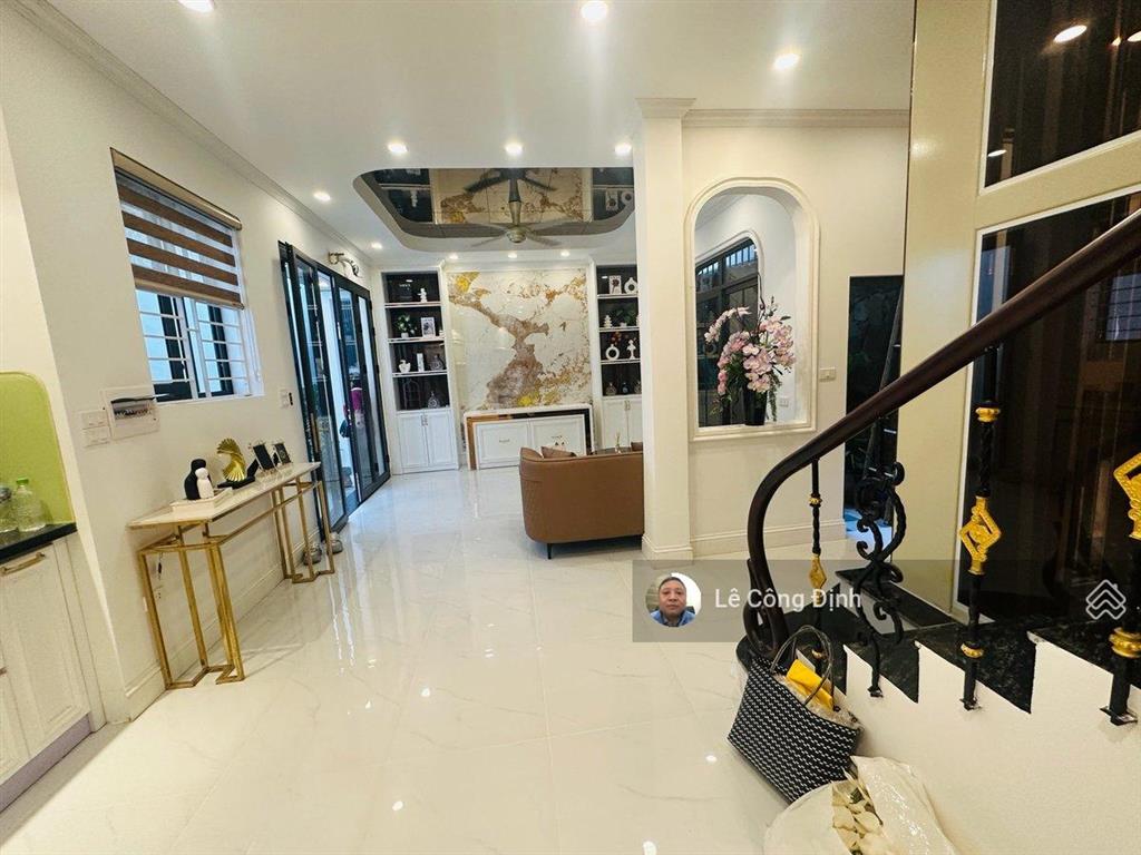 Bán nhà lạc long quân tây hồ 72m2 5 tầng thang máy nhà mới đẹp hơn 15 tỷ