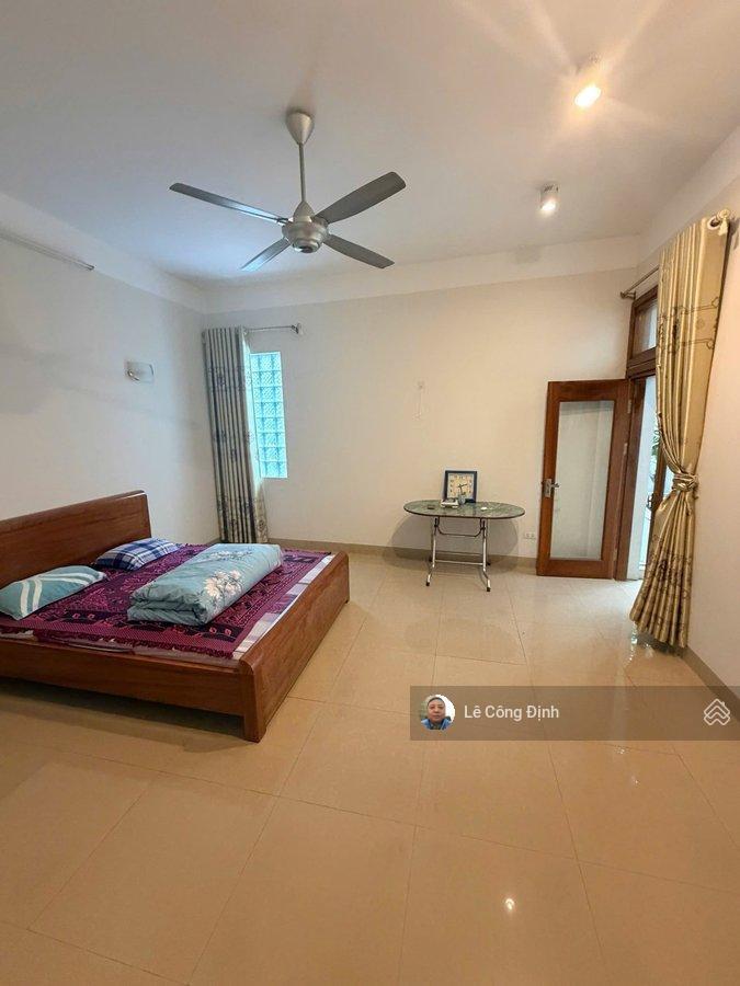 Bán nhà võng thị, tây hồ, 114m2 5 tầng gần hồ tây, ô chờ thang máy 2 mặt tiền, 24 tỷ
