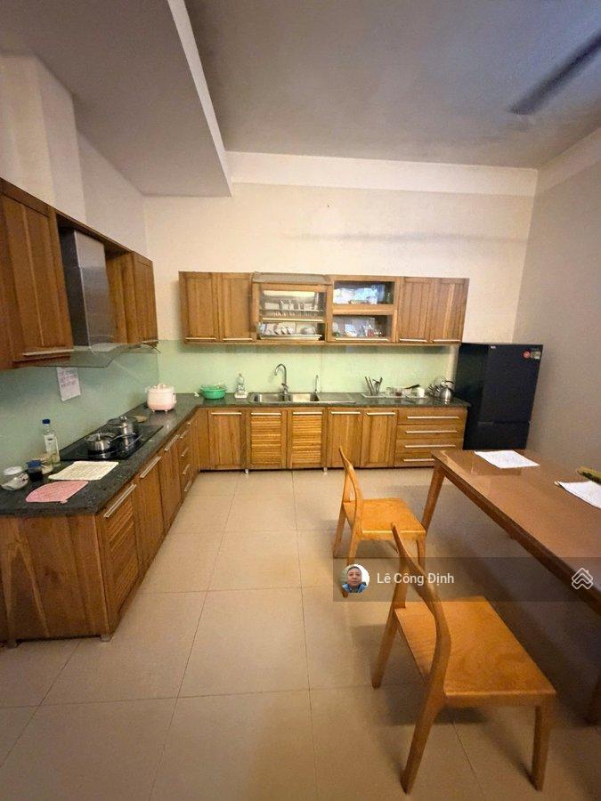 Bán nhà võng thị, tây hồ, 114m2 5 tầng gần hồ tây, ô chờ thang máy 2 mặt tiền, 24 tỷ