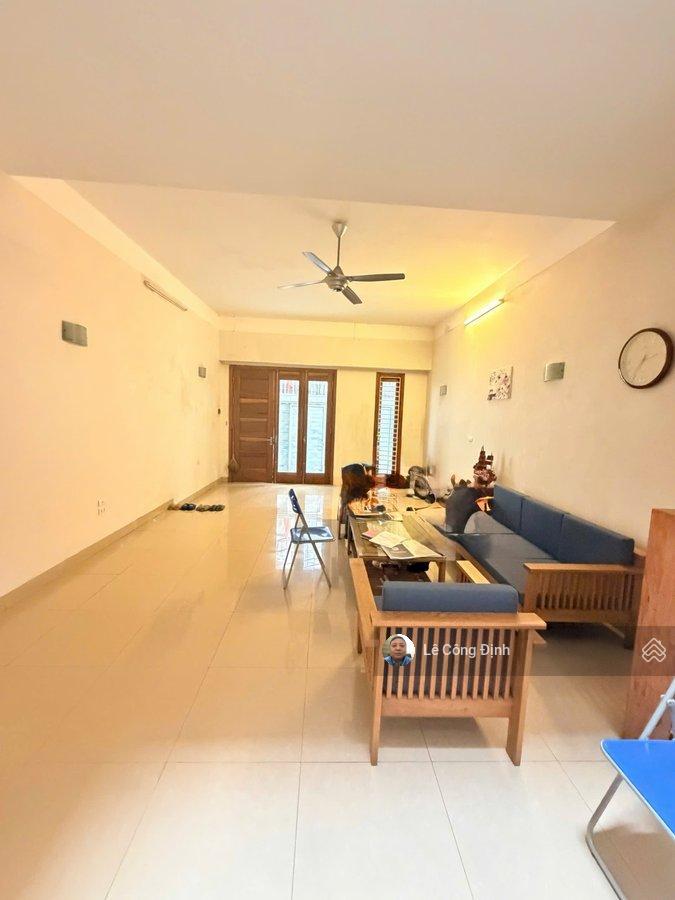 Bán nhà võng thị, tây hồ, 114m2 5 tầng gần hồ tây, ô chờ thang máy 2 mặt tiền, 24 tỷ