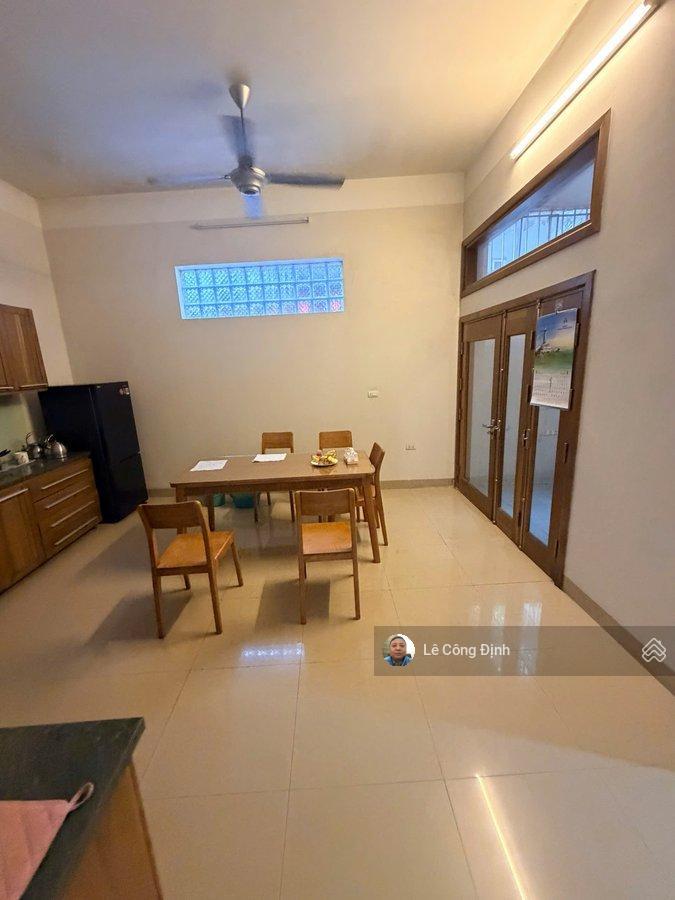 Bán nhà võng thị, tây hồ, 114m2 5 tầng gần hồ tây, ô chờ thang máy 2 mặt tiền, 24 tỷ