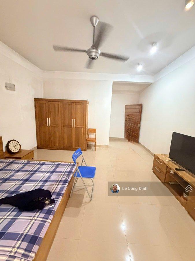 Bán nhà võng thị, tây hồ, 114m2 5 tầng gần hồ tây, ô chờ thang máy 2 mặt tiền, 24 tỷ