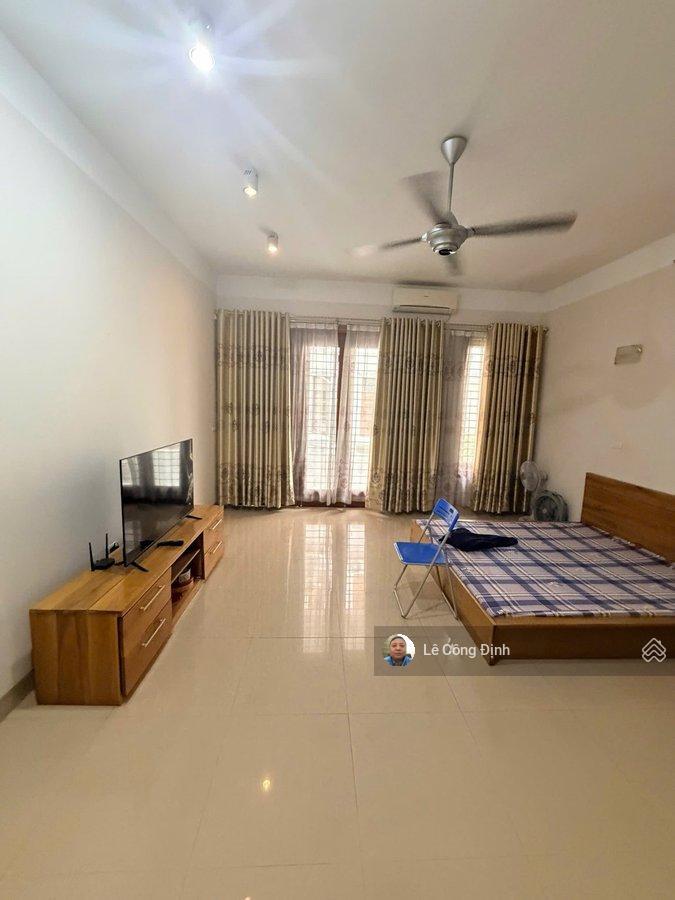 Bán nhà võng thị, tây hồ, 114m2 5 tầng gần hồ tây, ô chờ thang máy 2 mặt tiền, 24 tỷ