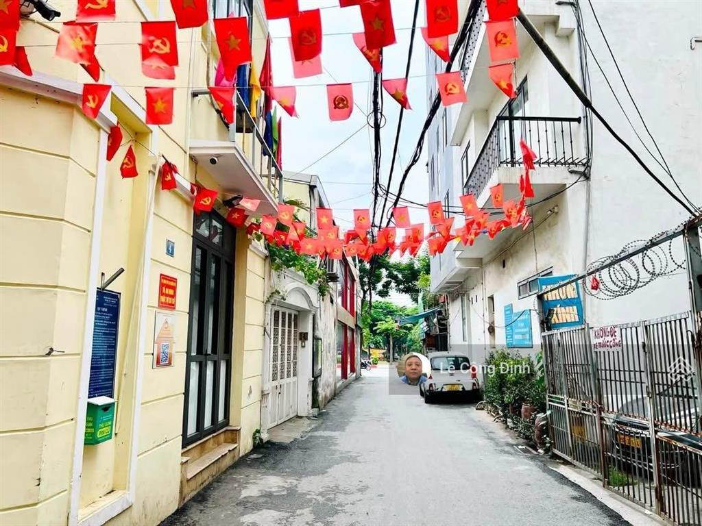 Bán nhà hoàng quốc việt  cầu giấy  50m  3 tầng  mt 4.3m  ô tô tránh  nhỉnh 15 tỷ