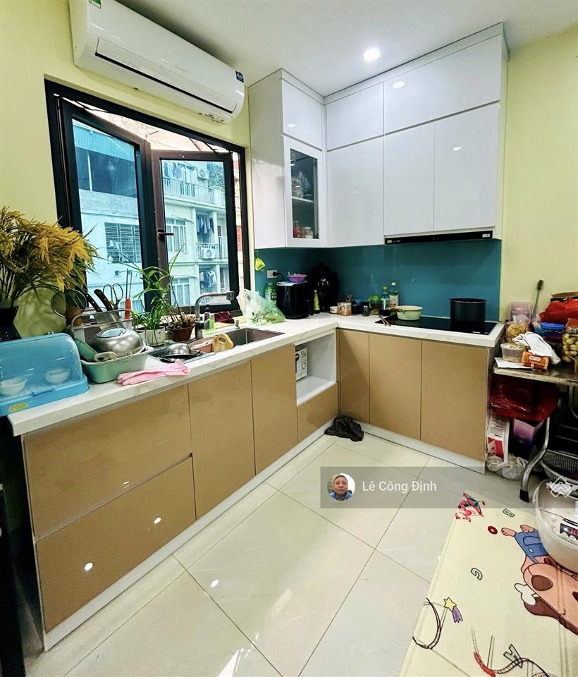 Bán nhà đội cấn  ba đình  98m2  5 tầng  nhà đẹp  18 tỷ