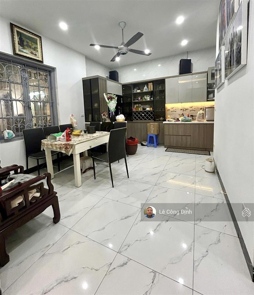 Bán nhà đội cấn  ba đình  98m2  5 tầng  nhà đẹp  18 tỷ