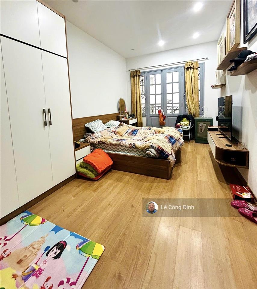 Bán nhà đội cấn  ba đình  98m2  5 tầng  nhà đẹp  18 tỷ