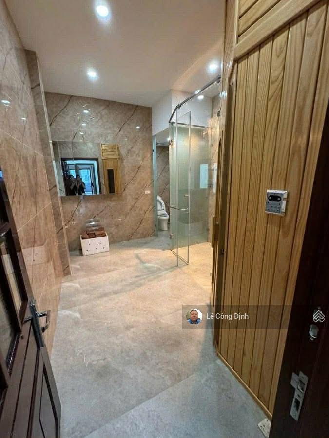 Bán nhà mặt phố hoàng hoa thám  ba đình  63m2  6 tầng thang máy  vỉa hè rộng  hơn 23 tỷ