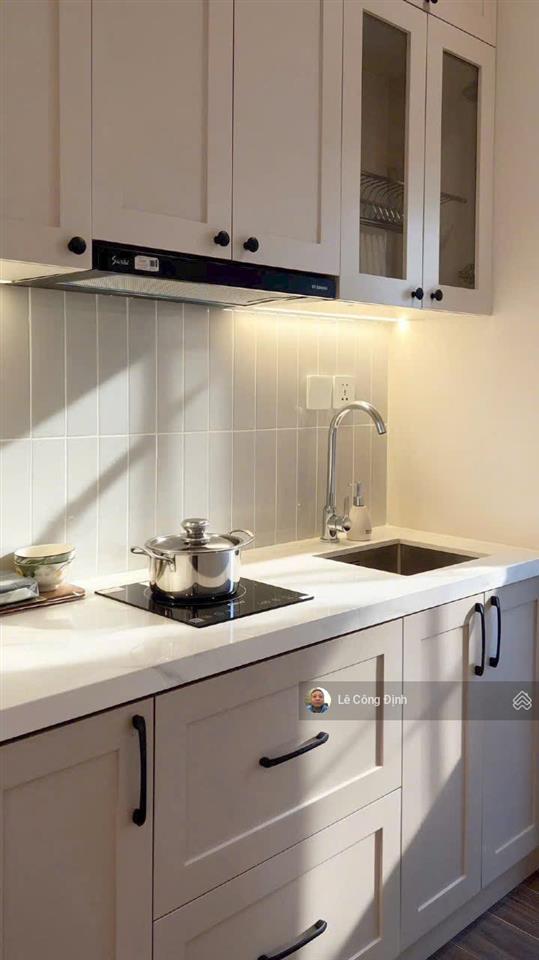 Chdv hoàng hoa thám  ba đình  81m  7 tầng thang máy  17 phòng  100tr/tháng  nhỉnh 19 tỷ