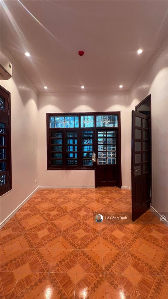 Bán nhà thụy khuê  tây hồ  101m  5 tầng  thang máy  mt 9.5m  lô góc  51 tỷ