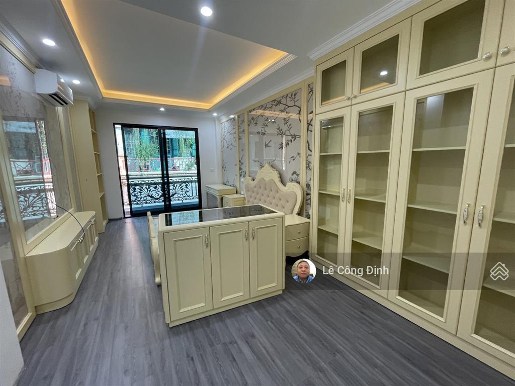 Bán nhà lạc long quân  tây hồ  62m2  7 tầng + tum  thang máy  gara ô tô  nhỉnh 20 tỷ