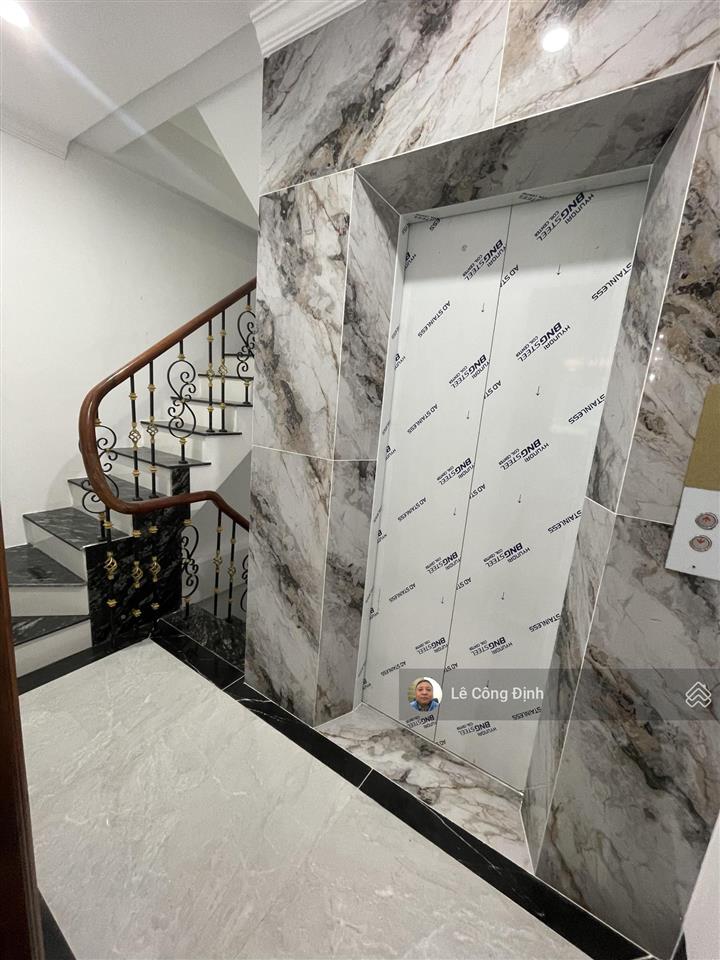 Bán nhà lạc long quân  tây hồ  62m2  7 tầng + tum  thang máy  gara ô tô  nhỉnh 20 tỷ