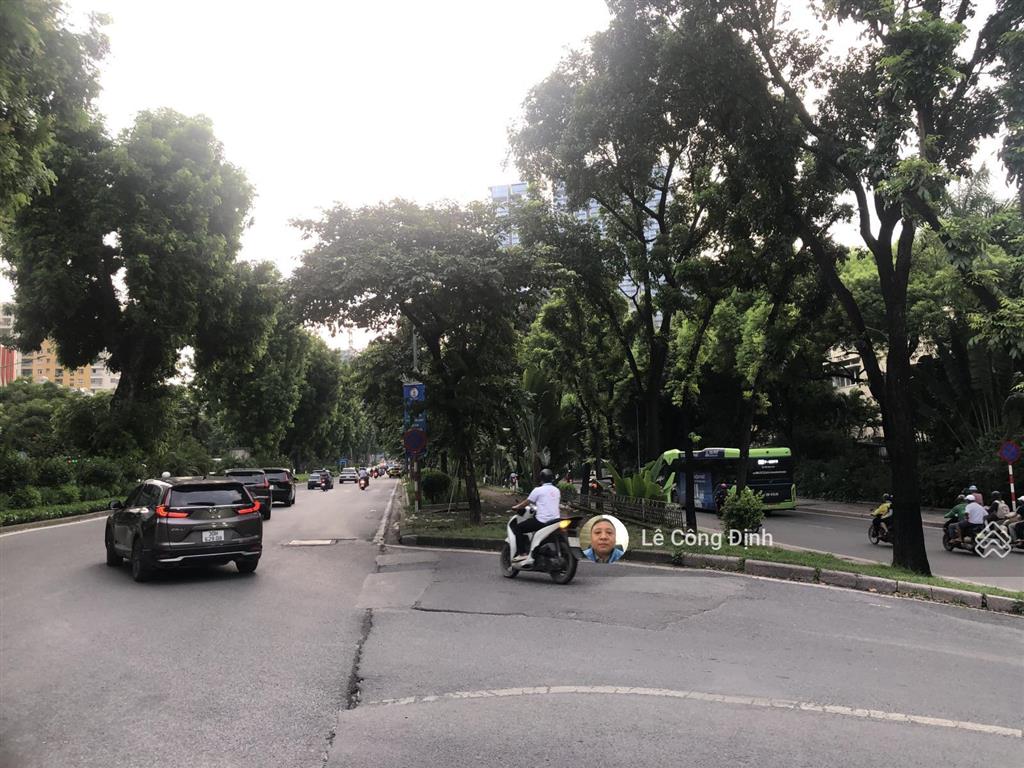 Bán nhà ba đình  63m  3 tầng 1 tum  2 mặt tiền  ô tô  16.5 tỷ