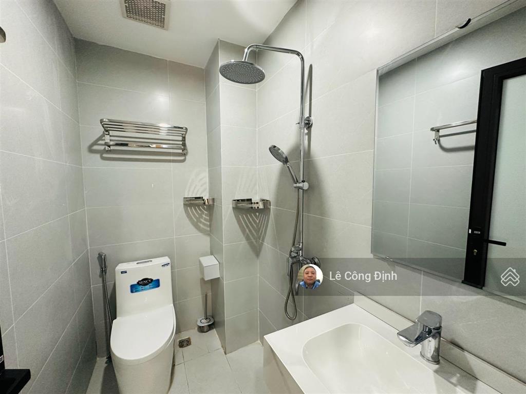 Bán ccmn view hồ tây  63m  6 tầng thang máy  10 phòng  hơn 14.8 tỷ