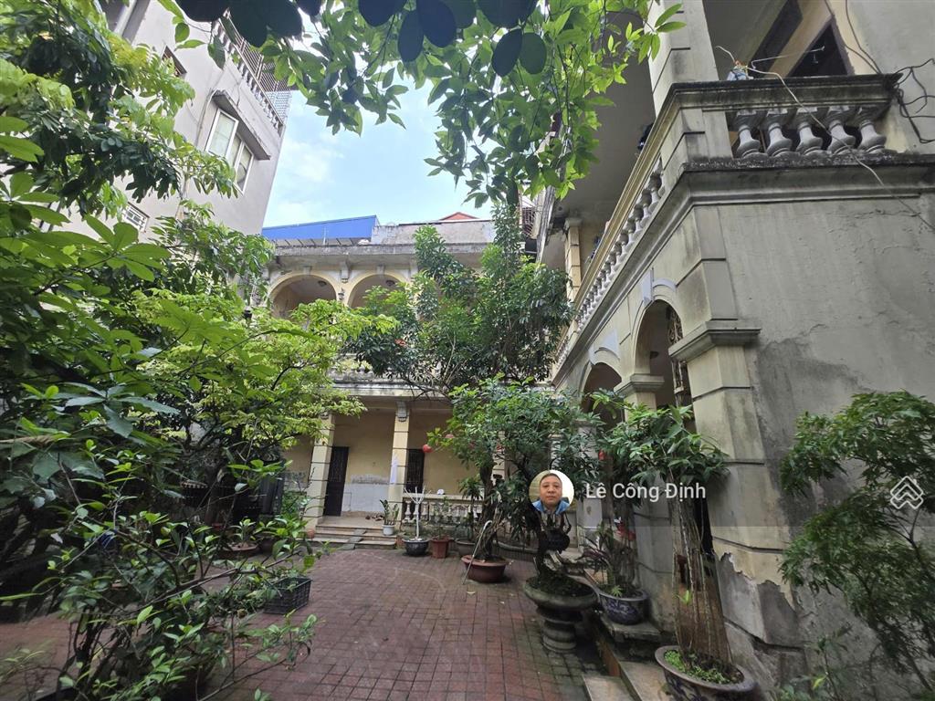 Bán biệt thự sân vườn  đê la thành  ba đình  338m  hơn 50 tỷ