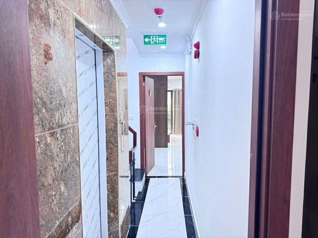 Bán tòa ccmn hoàng hoa thám  ba đình  62m  7 tầng thang máy  13 phòng  14 tỷ  ngõ thông