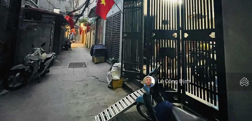 Bán nhà lạc long quân tây hồ 94m 6 tầng thang máy mt 7m 22 tỷ