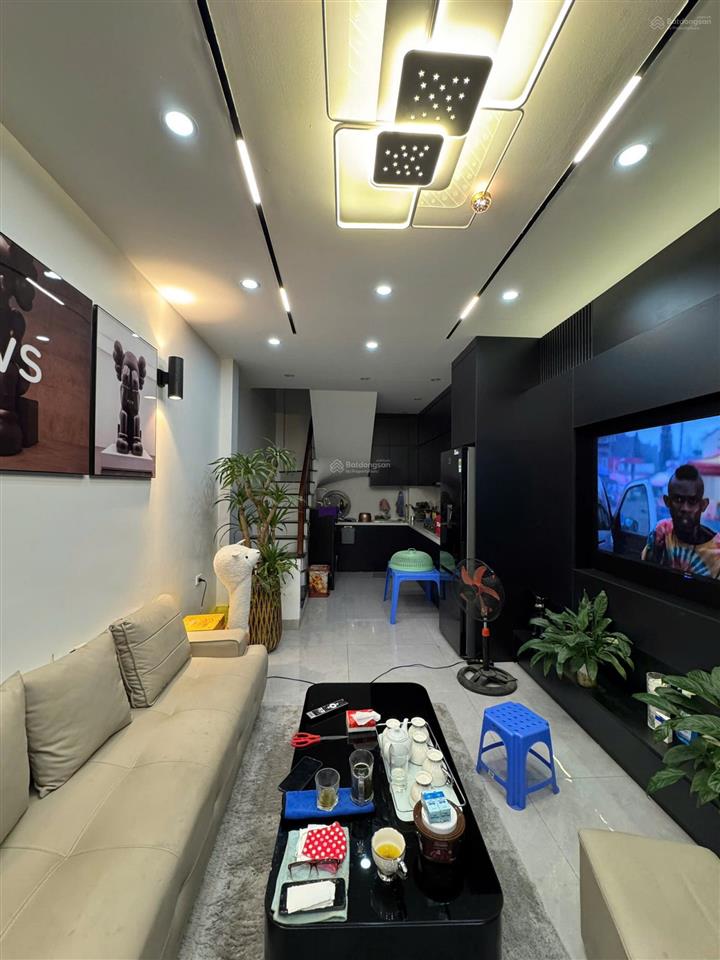 Ngõ quỳnh hoa hậu hbt  nhà mới ở luôn  ngõ thông  20m ra ô tô  30m2, 8,95 tỷ