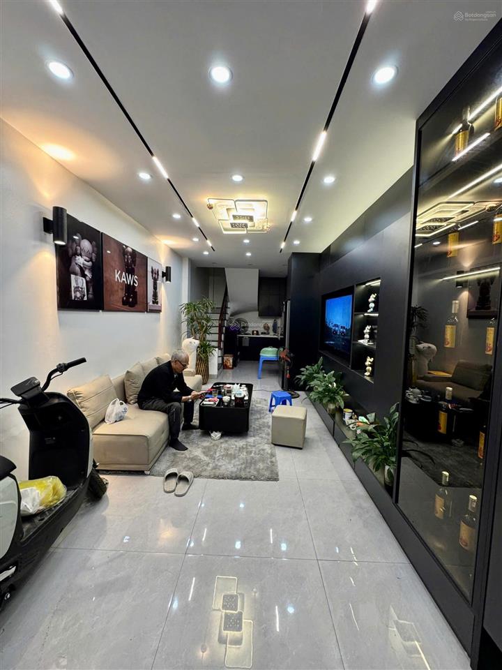 Ngõ quỳnh hoa hậu hbt  nhà mới ở luôn  ngõ thông  20m ra ô tô  30m2, 8,95 tỷ