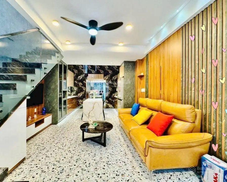 Chính chủ bán nhà đường oto trần bình trọng  quận 5, 80,7m2, cho thuê 26 triệu, gần cầu chữ y