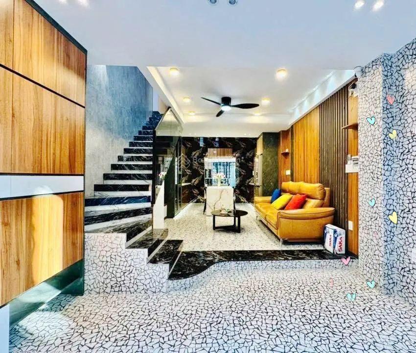 Chính chủ bán nhà đường oto trần bình trọng  quận 5, 80,7m2, cho thuê 26 triệu, gần cầu chữ y