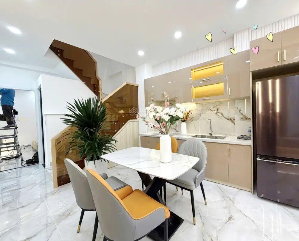 Bán nhà diện tích 77,4m2 đường thi sách  q. 1, cho thuê 33tr, gần công trường mê linh