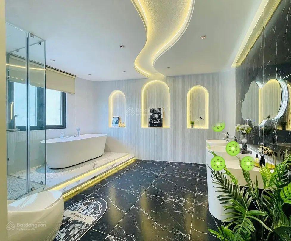 Đi úc bán nhà giá 3tỷ680/72,8m2, đường oto lê hồng phong  quận 5, cho thuê 26tr, gần chợ bàu sen