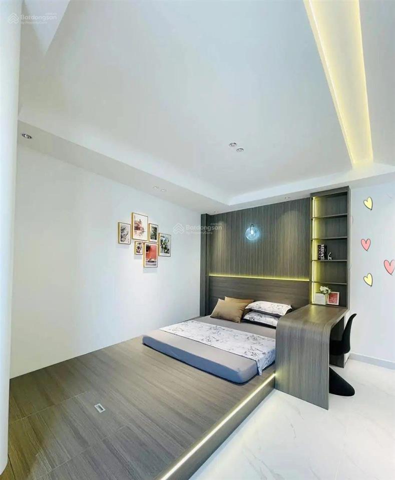 Đi úc bán nhà giá 3tỷ680/72,8m2, đường oto lê hồng phong  quận 5, cho thuê 26tr, gần chợ bàu sen