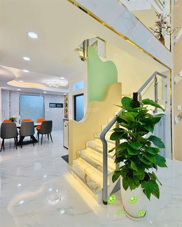 Chuyển chổ ở bán nhà đ.phùng khắc khoang  q.1, giá 4tỷ850/80,5m2, cho thuê 32tr, gần cv lê văn tám