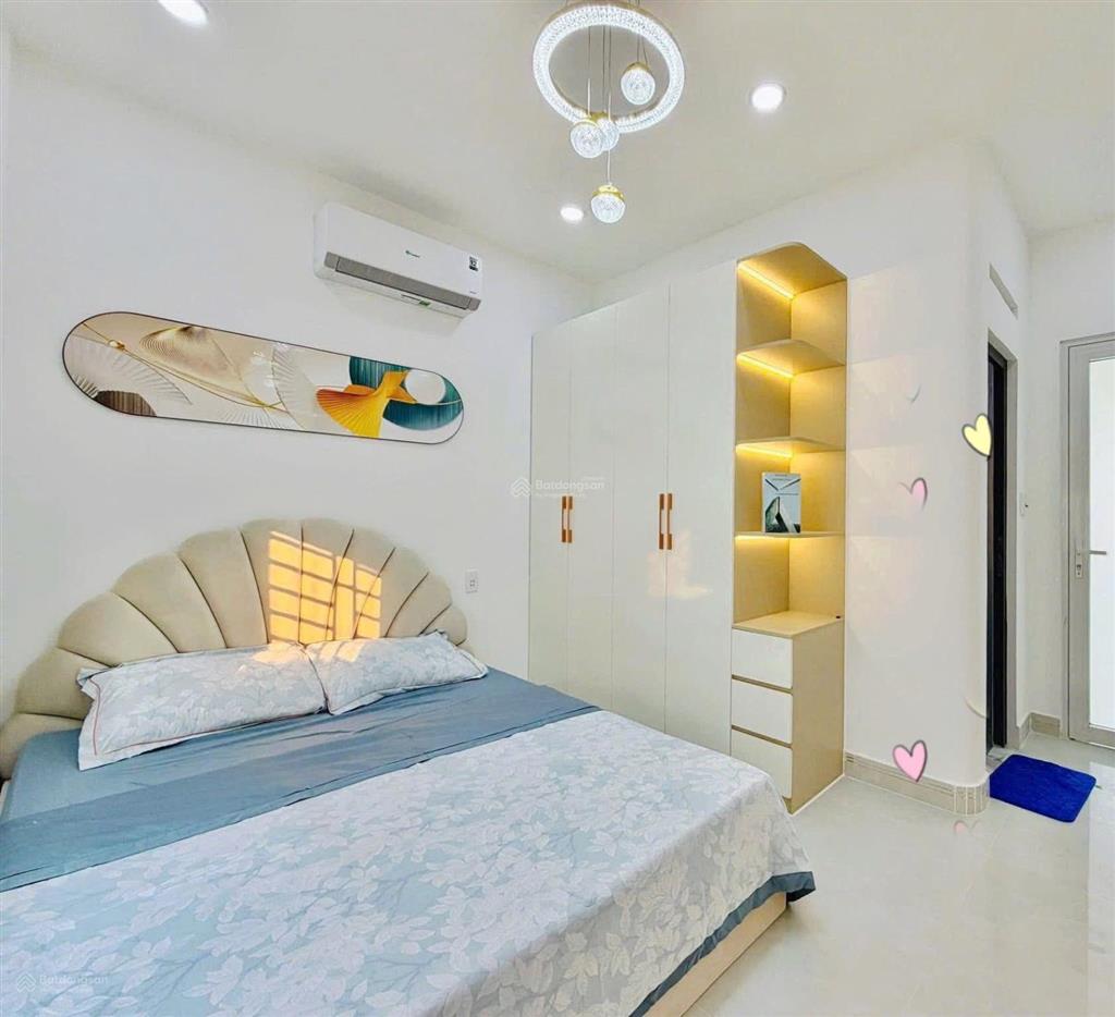 Chuyển chổ ở bán nhà đ.phùng khắc khoang  q.1, giá 4tỷ850/80,5m2, cho thuê 32tr, gần cv lê văn tám