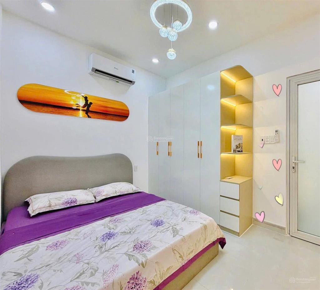 Chuyển chổ ở bán nhà đ.phùng khắc khoang  q.1, giá 4tỷ850/80,5m2, cho thuê 32tr, gần cv lê văn tám